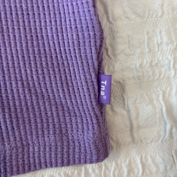 BNWT Aritzia Tna Waffle Notch Crop Tank, Petal Purple, Size Large - Picture 4 of 8